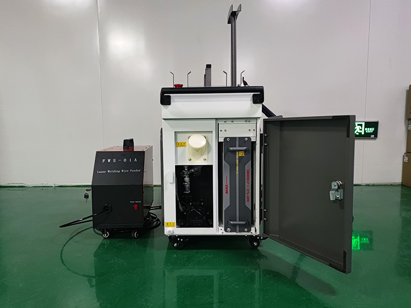 三合一手持式激光焊接、清洗、切割機(jī)