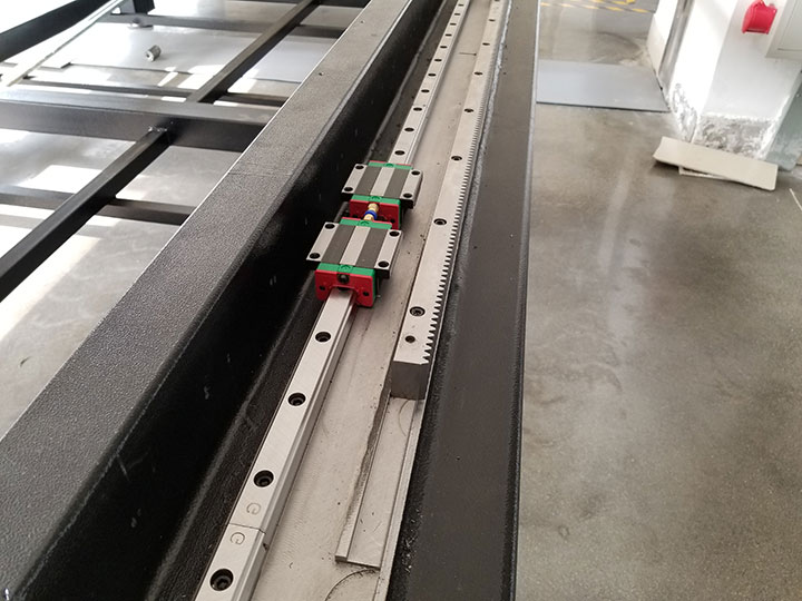 金屬板材和激光切管機(jī)