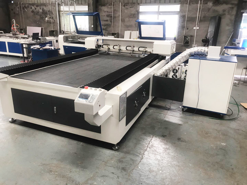 美國多頭激光切割機(jī) 美國多頭激光切割機(jī)