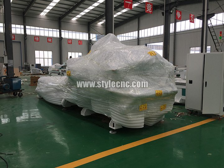 帶ATC系統(tǒng)的數(shù)控雕刻機 帶ATC系統(tǒng)的數(shù)控雕刻機