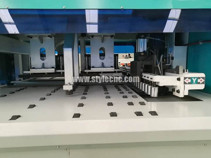 全自動數(shù)控木工鉆孔開槽機