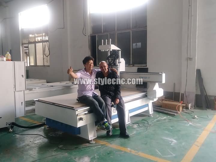 Merocco三頭數(shù)控雕刻機客戶