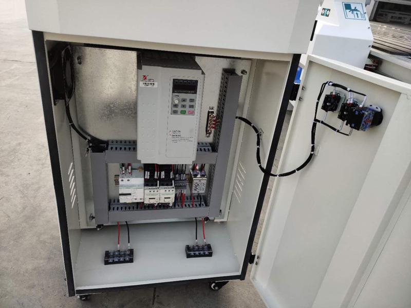 臺(tái)灣臺(tái)達(dá)伺服驅(qū)動(dòng)器及伺服電機(jī)