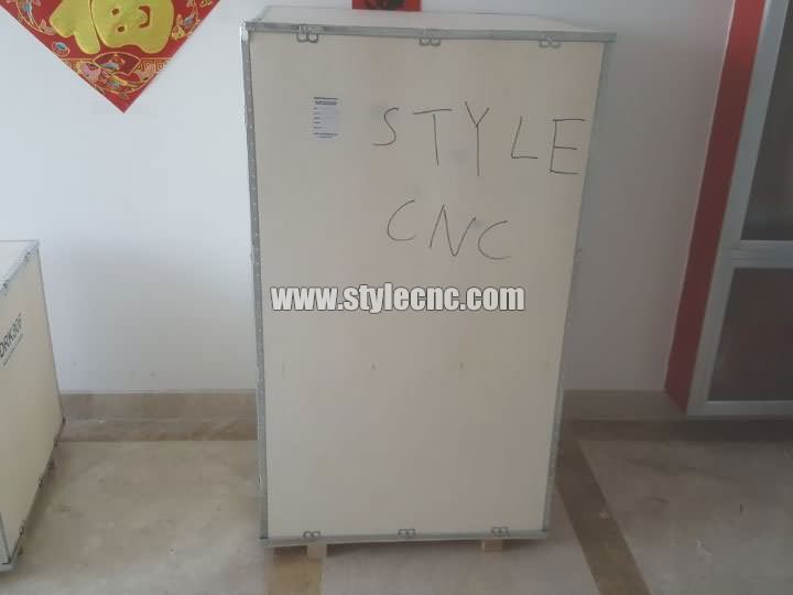 膠合板包裝 30W MOPA光纖激光打標(biāo)系統(tǒng)發(fā)貨塞爾維亞 膠合板包裝 30W MOPA光纖激光打標(biāo)系統(tǒng)發(fā)貨塞爾維亞