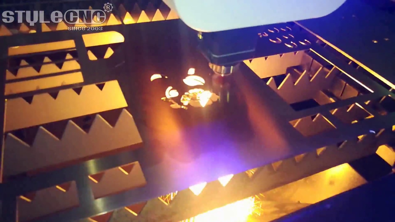 數(shù)控光纖激光鈑金切割機(jī)出售