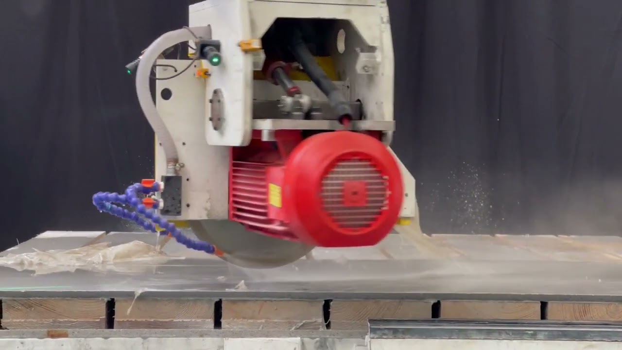 四軸數(shù)控廚房臺面和盥洗臺面橋鋸