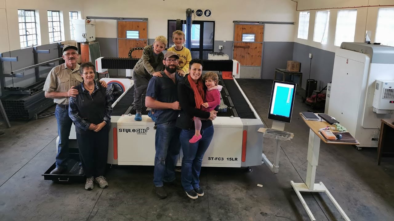 ST-FC3015LR 南非的金屬激光切割機(jī)評(píng)論